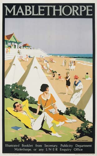 Mablethorpe LNER Enquiry office, crowd on the beach